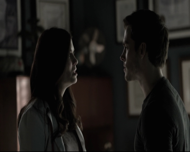 VampireDiariesWorld-dot-nl_6x15LetHerGo-deletedscenes0309.jpg