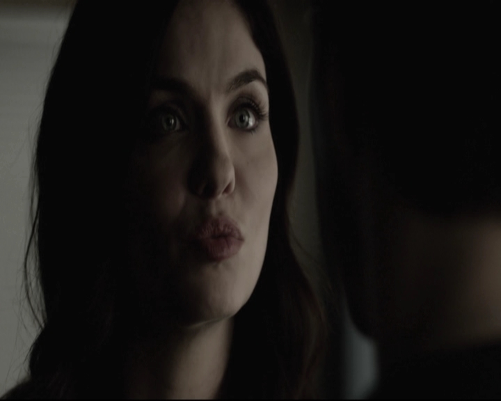 VampireDiariesWorld-dot-nl_6x15LetHerGo-deletedscenes0310.jpg