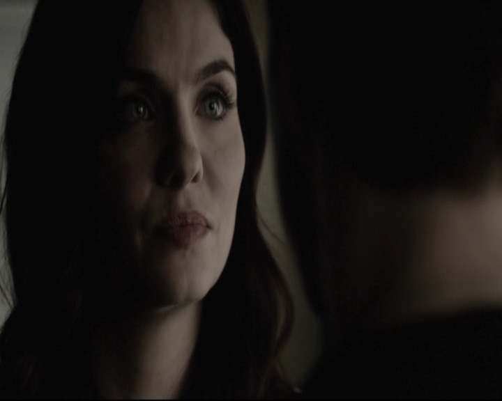 VampireDiariesWorld-dot-nl_6x15LetHerGo-deletedscenes0312.jpg