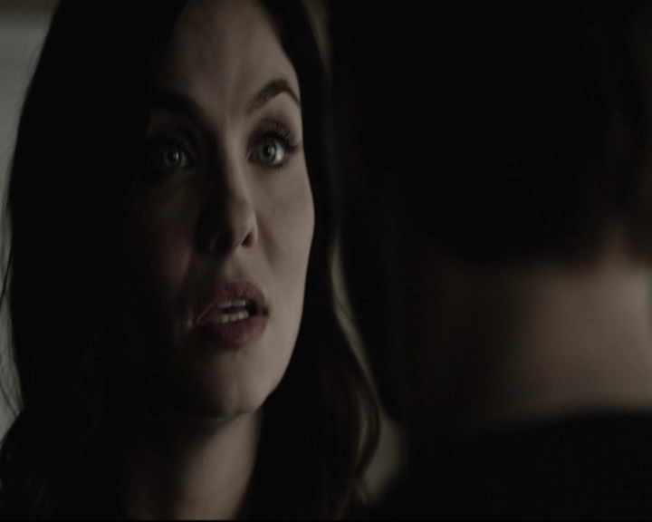 VampireDiariesWorld-dot-nl_6x15LetHerGo-deletedscenes0313.jpg