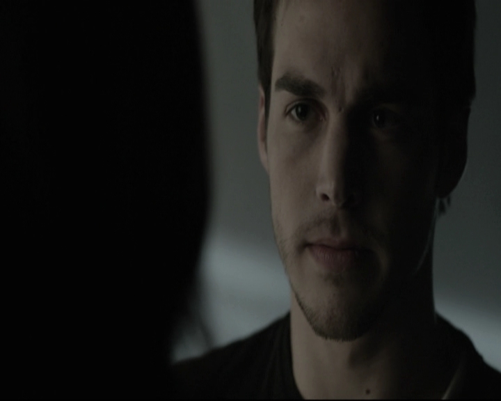 VampireDiariesWorld-dot-nl_6x15LetHerGo-deletedscenes0316.jpg