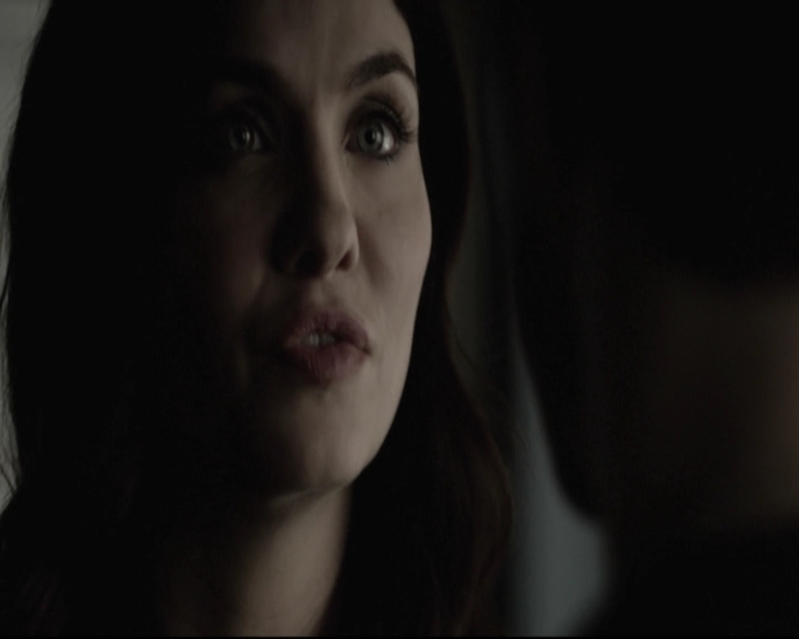 VampireDiariesWorld-dot-nl_6x15LetHerGo-deletedscenes0319.jpg