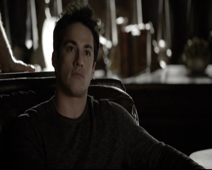 VampireDiariesWorld-dot-nl_6x15LetHerGo0216.jpg