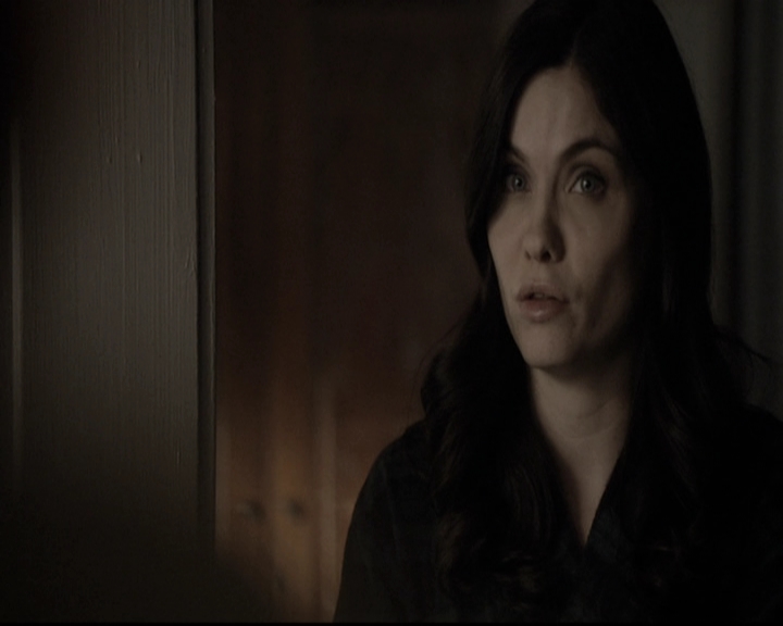 VampireDiariesWorld-dot-nl_6x15LetHerGo0321.jpg