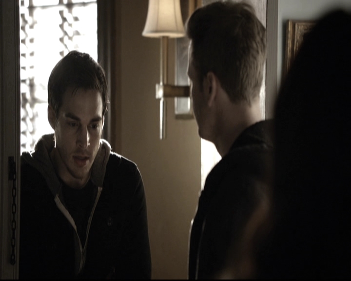 VampireDiariesWorld-dot-nl_6x15LetHerGo0341.jpg