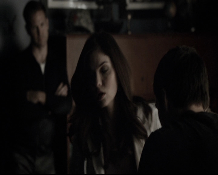 VampireDiariesWorld-dot-nl_6x15LetHerGo0619.jpg