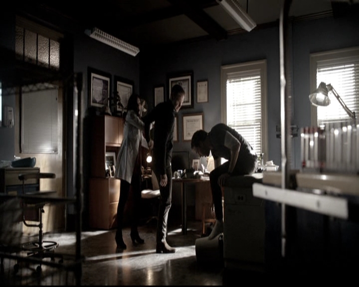 VampireDiariesWorld-dot-nl_6x15LetHerGo0629.jpg