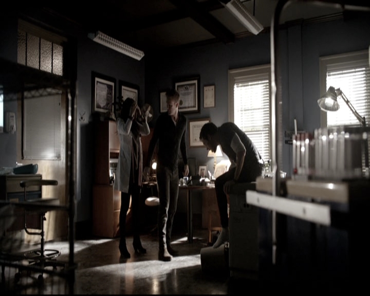 VampireDiariesWorld-dot-nl_6x15LetHerGo0630.jpg