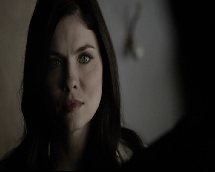 VampireDiariesWorld-dot-nl_6x15LetHerGo0650.jpg