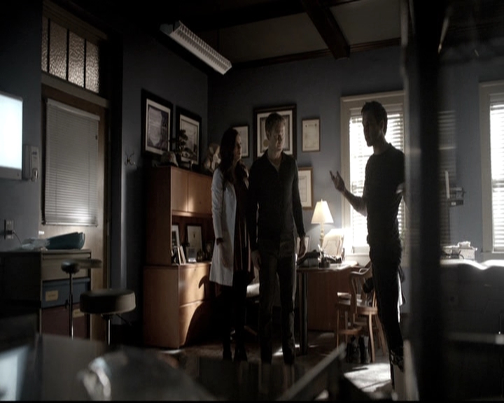 VampireDiariesWorld-dot-nl_6x15LetHerGo0651.jpg