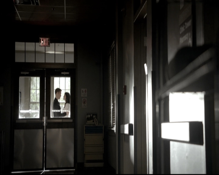 VampireDiariesWorld-dot-nl_6x15LetHerGo0848.jpg