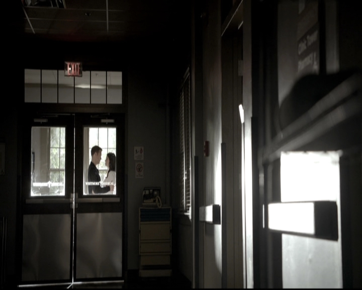 VampireDiariesWorld-dot-nl_6x15LetHerGo0849.jpg