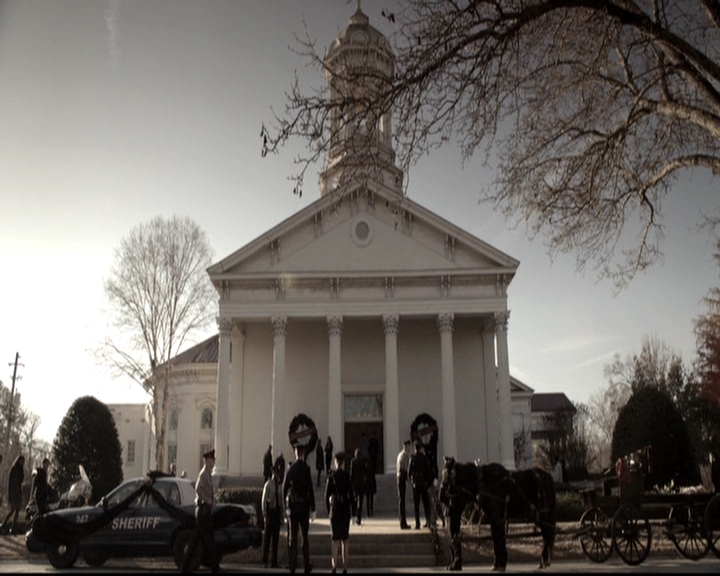 VampireDiariesWorld-dot-nl_6x15LetHerGo0897.jpg