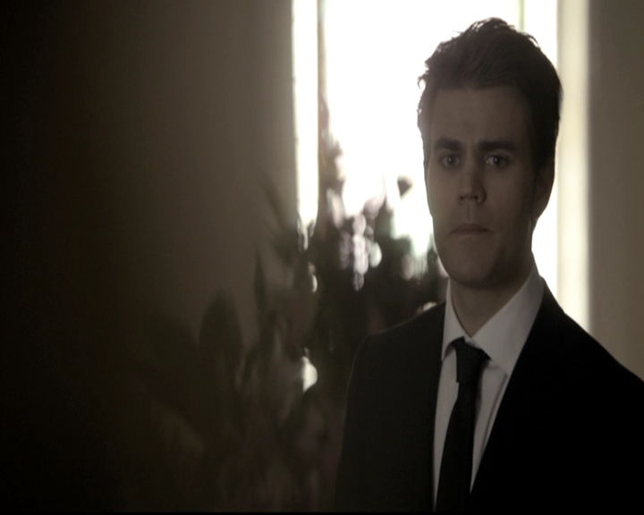 VampireDiariesWorld-dot-nl_6x15LetHerGo0907.jpg