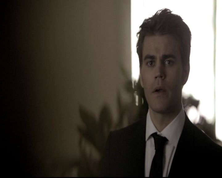 VampireDiariesWorld-dot-nl_6x15LetHerGo0910.jpg