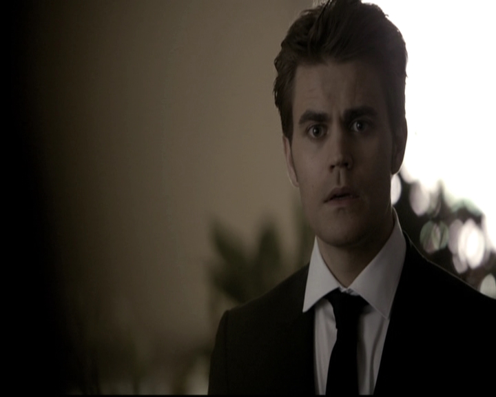 VampireDiariesWorld-dot-nl_6x15LetHerGo0913.jpg