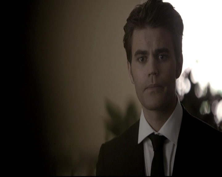 VampireDiariesWorld-dot-nl_6x15LetHerGo0915.jpg