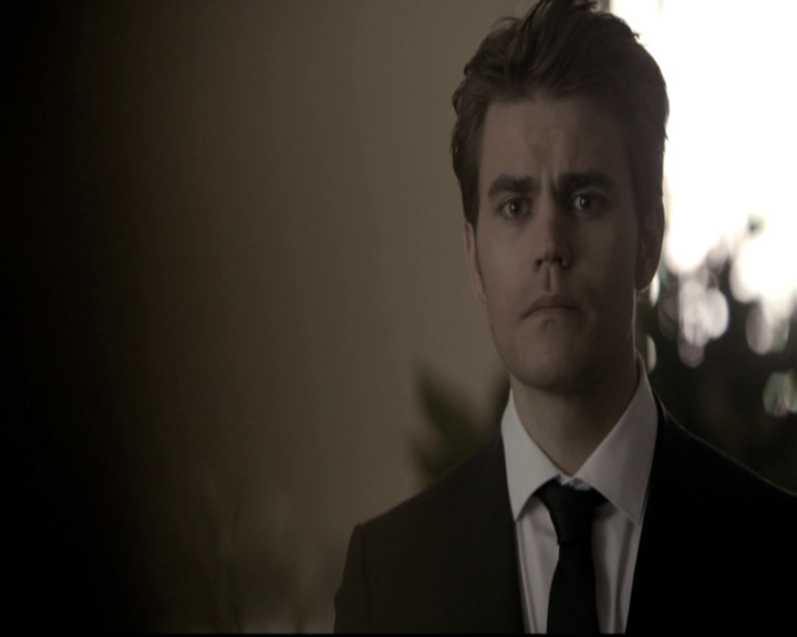 VampireDiariesWorld-dot-nl_6x15LetHerGo0923.jpg