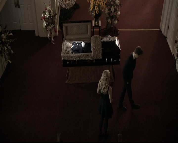 VampireDiariesWorld-dot-nl_6x15LetHerGo1016.jpg