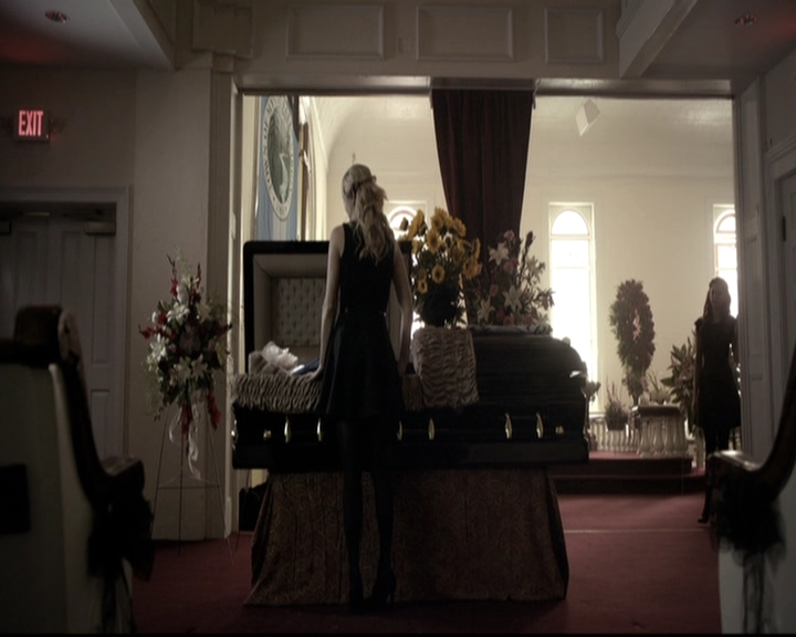 VampireDiariesWorld-dot-nl_6x15LetHerGo1040.jpg