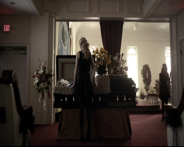 VampireDiariesWorld-dot-nl_6x15LetHerGo1041.jpg