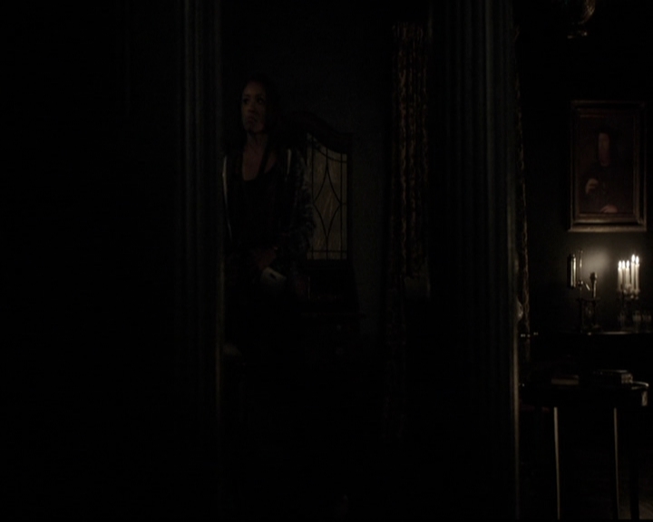 VampireDiariesWorld-dot-nl_6x15LetHerGo1117.jpg