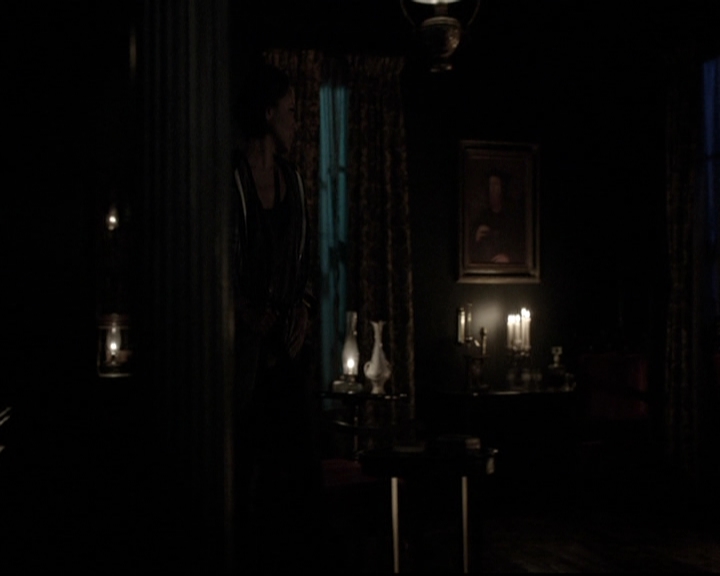 VampireDiariesWorld-dot-nl_6x15LetHerGo1119.jpg