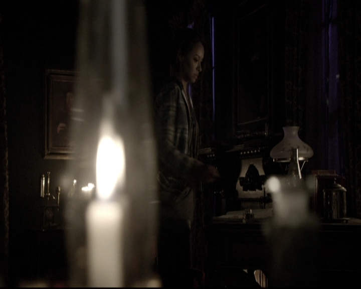 VampireDiariesWorld-dot-nl_6x15LetHerGo1123.jpg