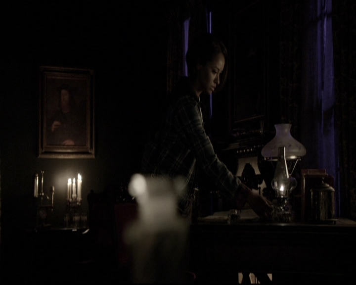 VampireDiariesWorld-dot-nl_6x15LetHerGo1124.jpg