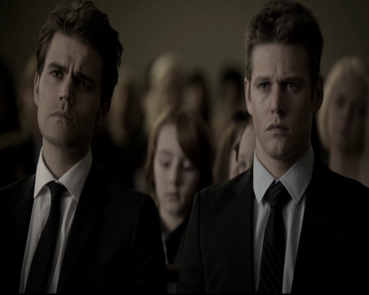 VampireDiariesWorld-dot-nl_6x15LetHerGo1202.jpg