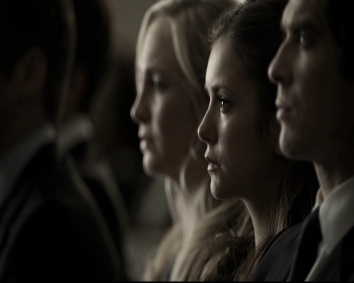 VampireDiariesWorld-dot-nl_6x15LetHerGo1213.jpg