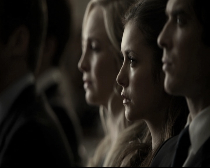 VampireDiariesWorld-dot-nl_6x15LetHerGo1214.jpg