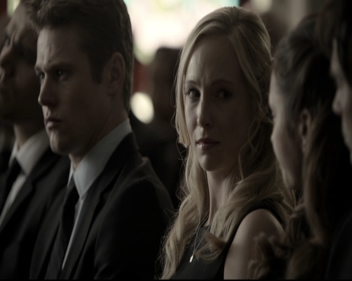 VampireDiariesWorld-dot-nl_6x15LetHerGo1219.jpg