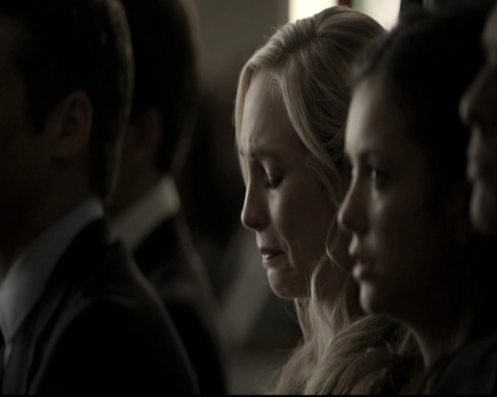 VampireDiariesWorld-dot-nl_6x15LetHerGo1246.jpg