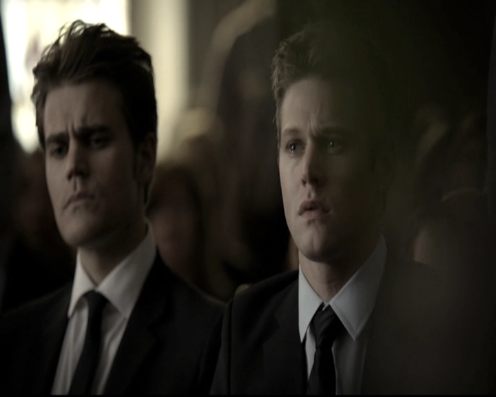 VampireDiariesWorld-dot-nl_6x15LetHerGo1270.jpg