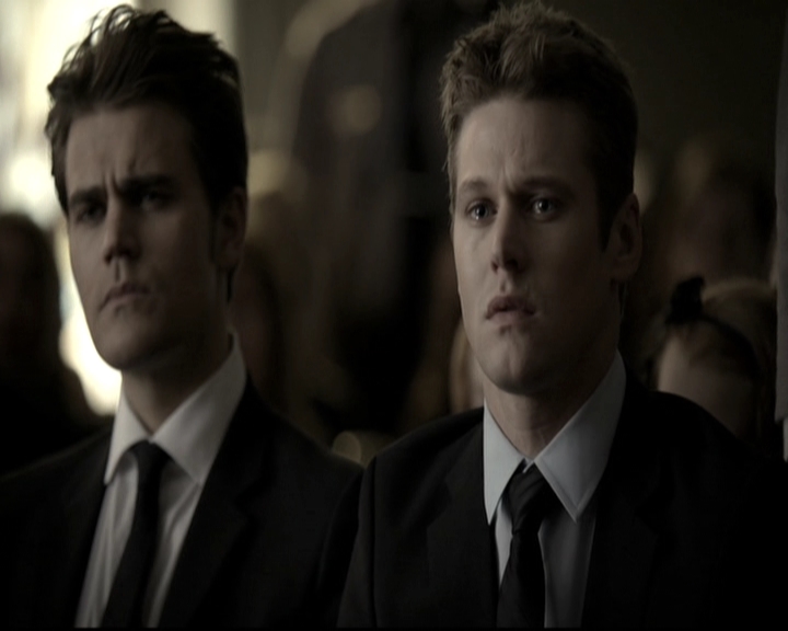 VampireDiariesWorld-dot-nl_6x15LetHerGo1271.jpg