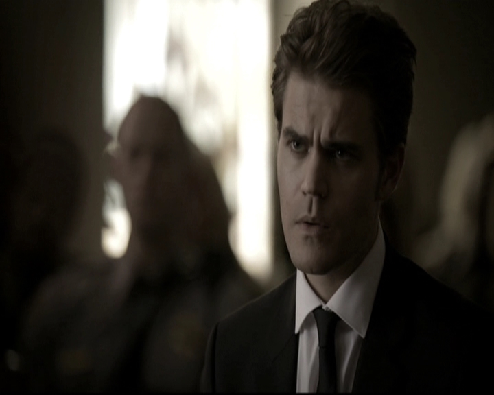 VampireDiariesWorld-dot-nl_6x15LetHerGo1300.jpg