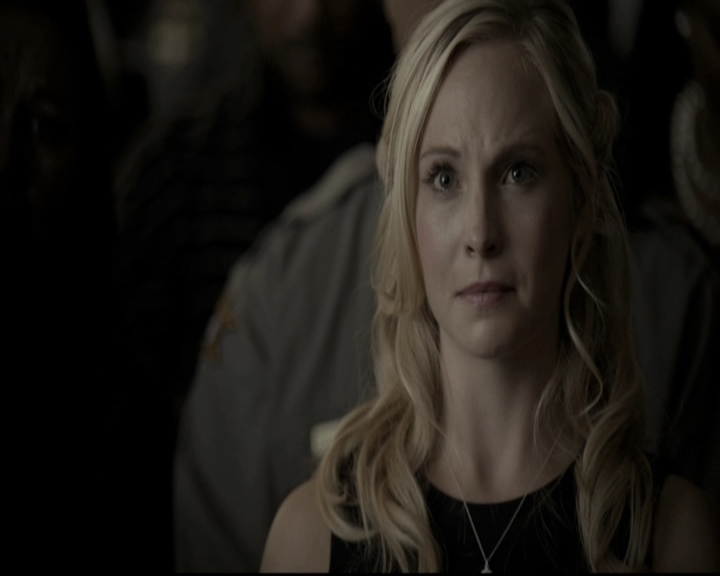 VampireDiariesWorld-dot-nl_6x15LetHerGo1312.jpg