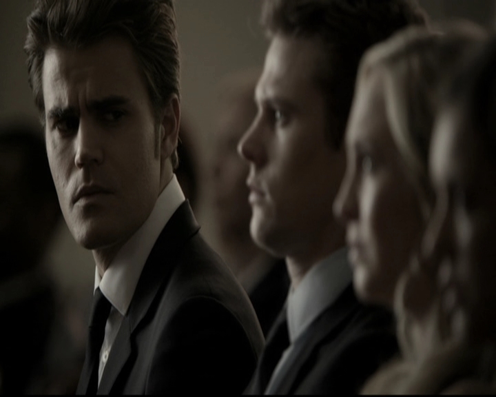 VampireDiariesWorld-dot-nl_6x15LetHerGo1320.jpg