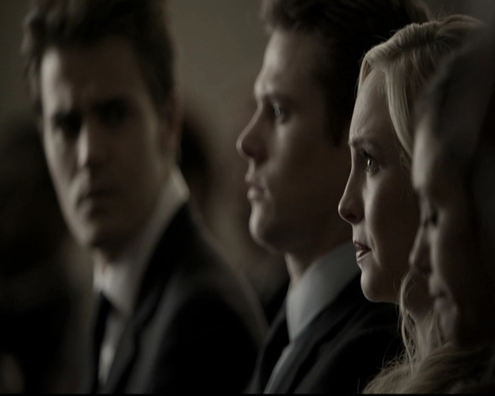 VampireDiariesWorld-dot-nl_6x15LetHerGo1321.jpg