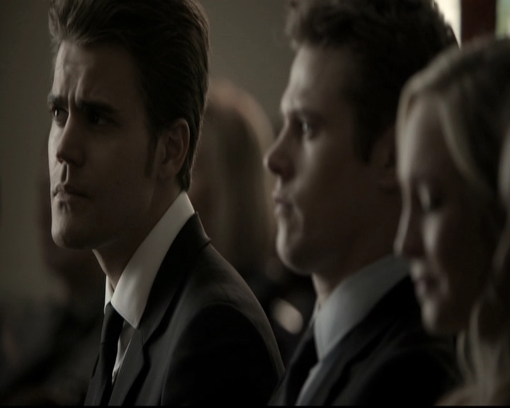 VampireDiariesWorld-dot-nl_6x15LetHerGo1332.jpg