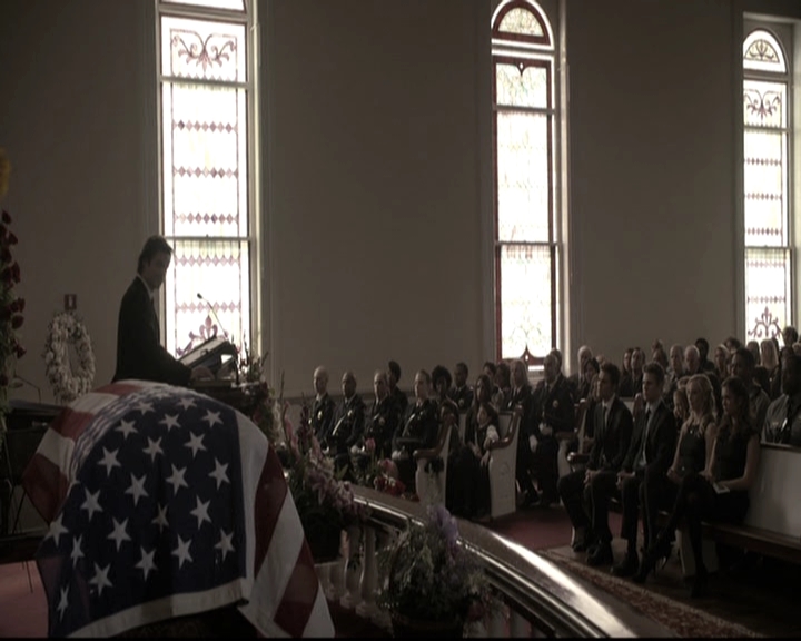 VampireDiariesWorld-dot-nl_6x15LetHerGo1348.jpg