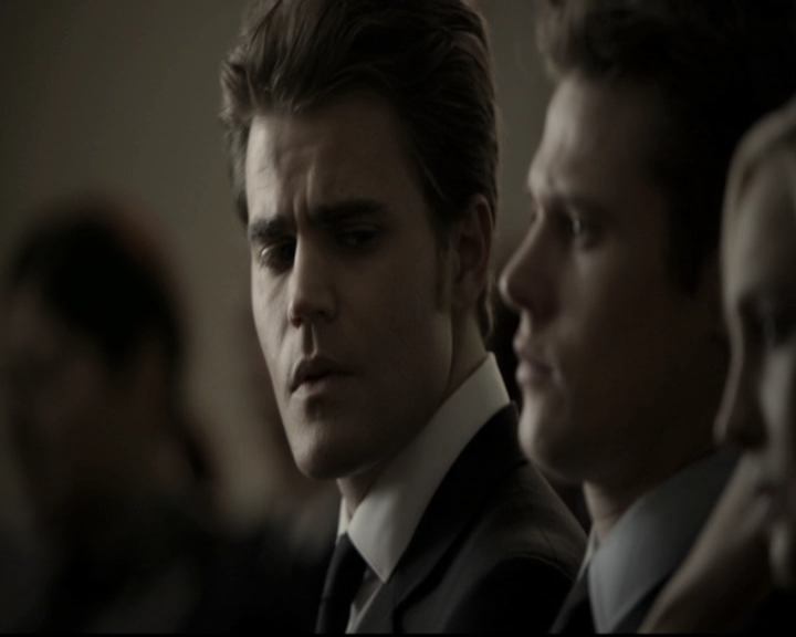 VampireDiariesWorld-dot-nl_6x15LetHerGo1357.jpg