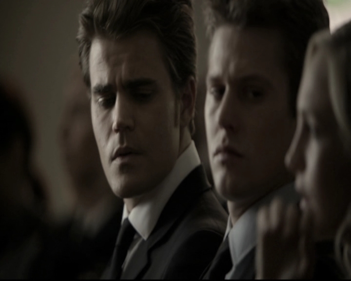 VampireDiariesWorld-dot-nl_6x15LetHerGo1358.jpg