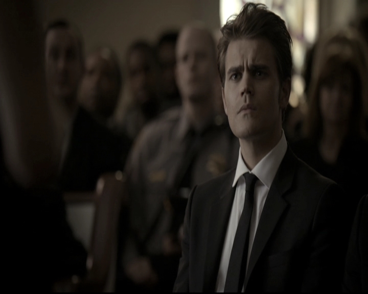 VampireDiariesWorld-dot-nl_6x15LetHerGo1389.jpg