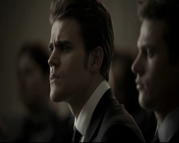 VampireDiariesWorld-dot-nl_6x15LetHerGo1395.jpg