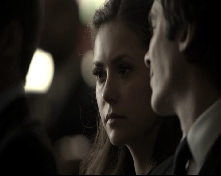 VampireDiariesWorld-dot-nl_6x15LetHerGo1417.jpg