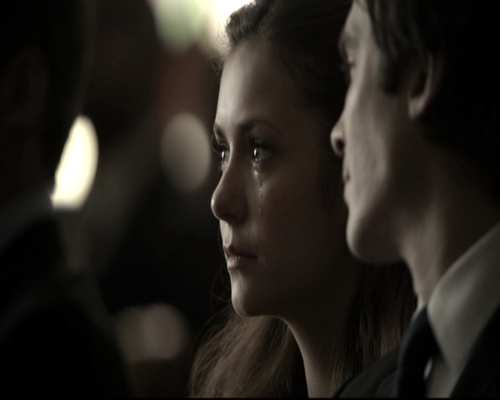 VampireDiariesWorld-dot-nl_6x15LetHerGo1418.jpg