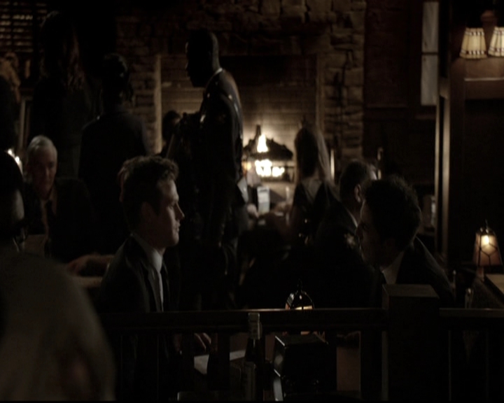 VampireDiariesWorld-dot-nl_6x15LetHerGo1443.jpg