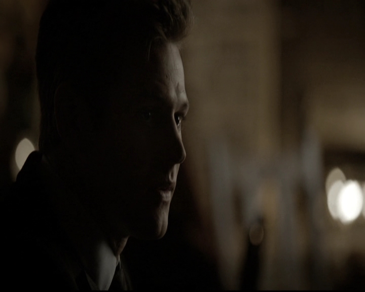 VampireDiariesWorld-dot-nl_6x15LetHerGo1460.jpg